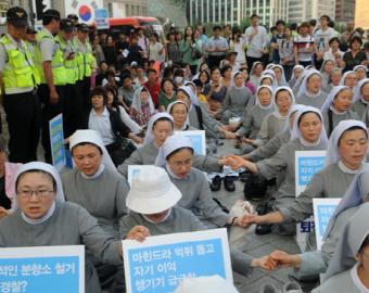 Manifestation en faveur des travailleurs de Ssangyoung injustement licenciés.
