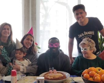 Fête d'anniversaire d'un participant au project chez une famille d'accueil
