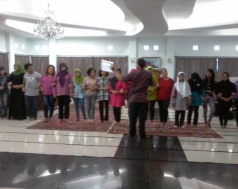 Playing activity in women's training.
