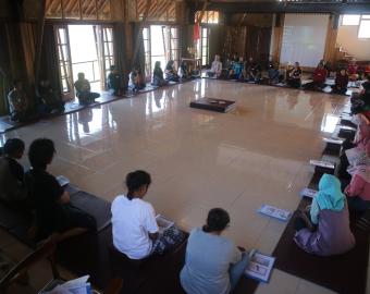 Interfaith Youth Camp praying session
